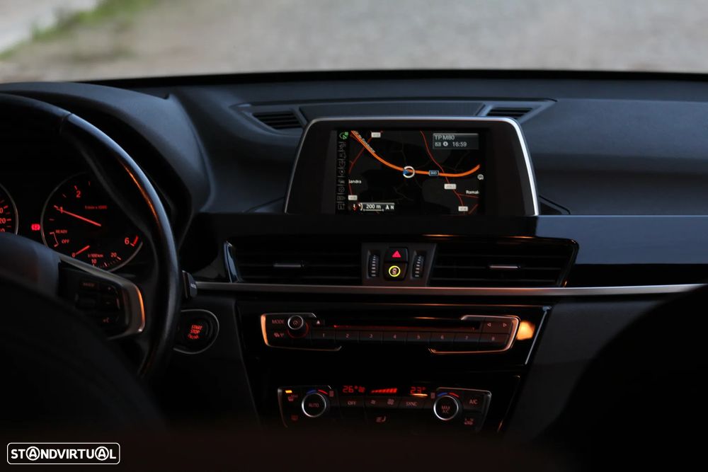 BMW X1 16 d sDrive Line Sport - 24