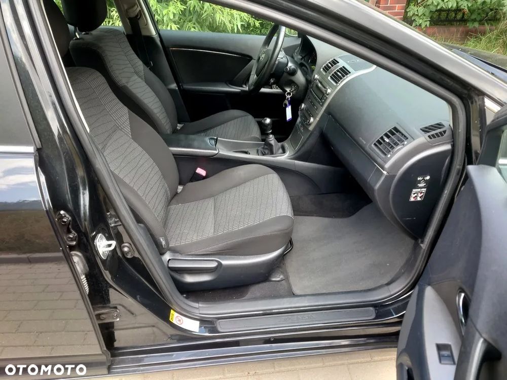 Toyota Avensis 1.8 Sol - 6