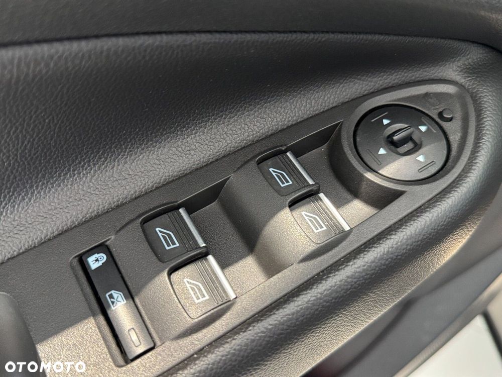 Ford Kuga - 12