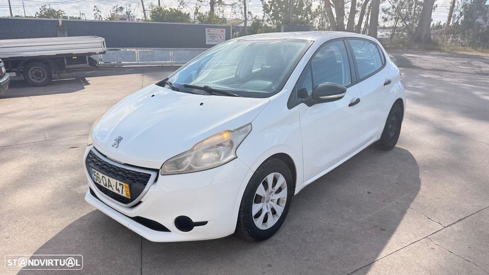 Peugeot 208 - 1