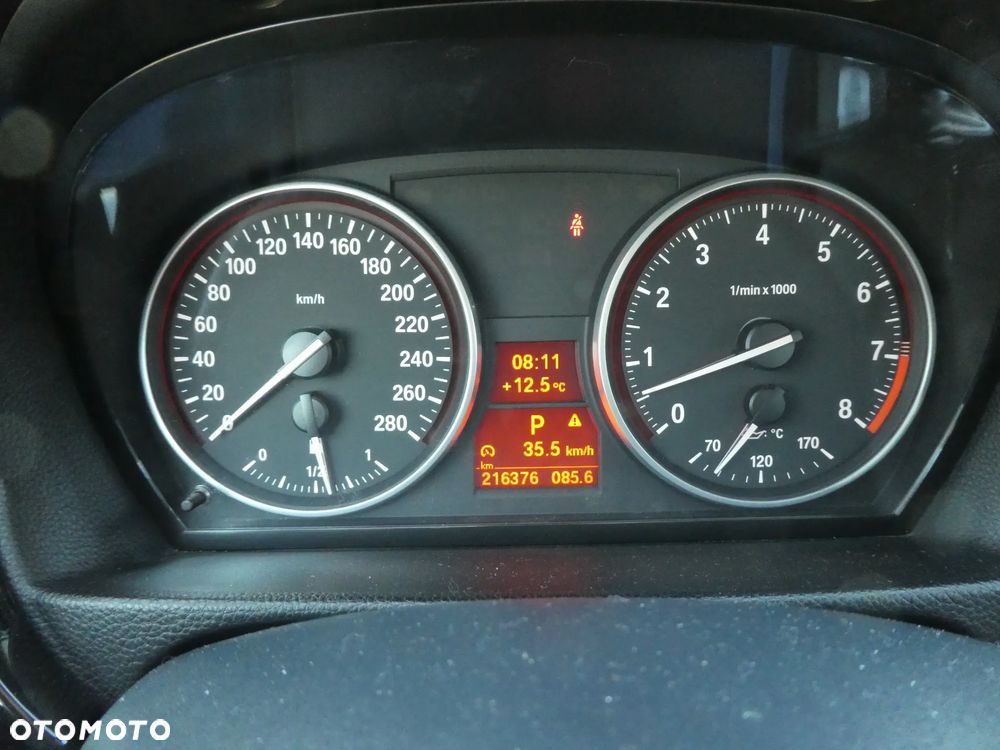 BMW Seria 3 335i xDrive - 9