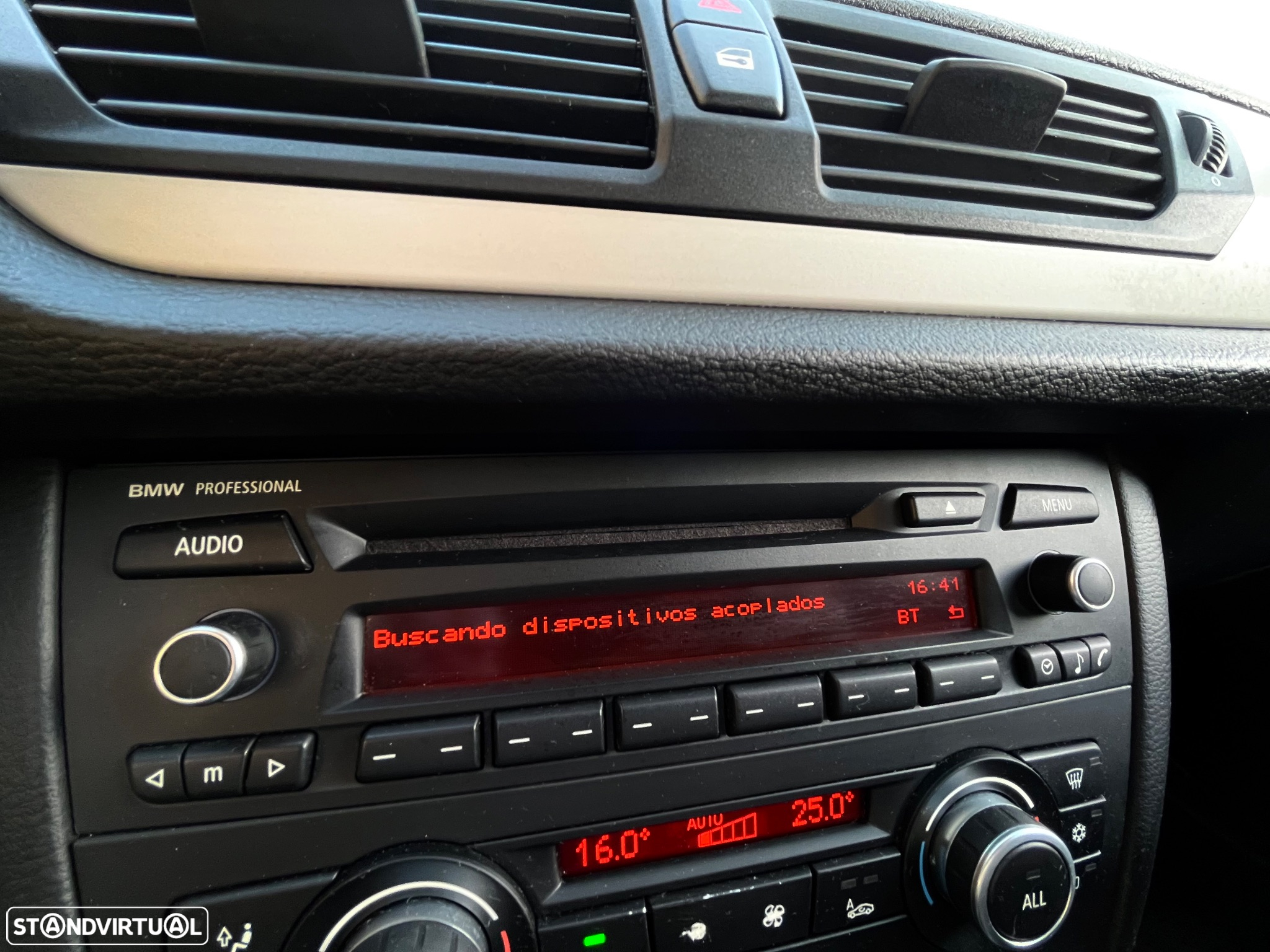 BMW X1 18 d sDrive - 26