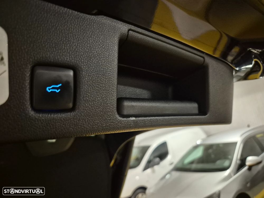 Ford Kuga 2.0 TDCi EcoBlue ST-Line - 28