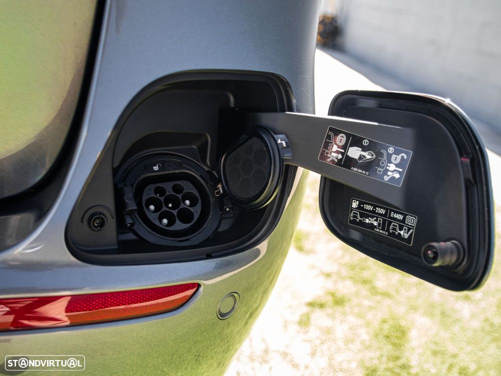 Mercedes-Benz E 300 de 9G-TRONIC AMG Line - 8