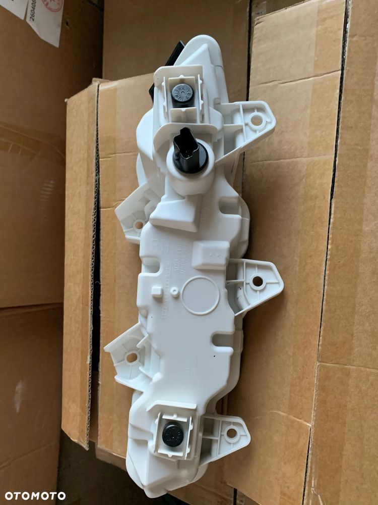 PEUGEOT 208 II lampa LED DRL jazdy dziennej prawy 9824241280 EU - 9