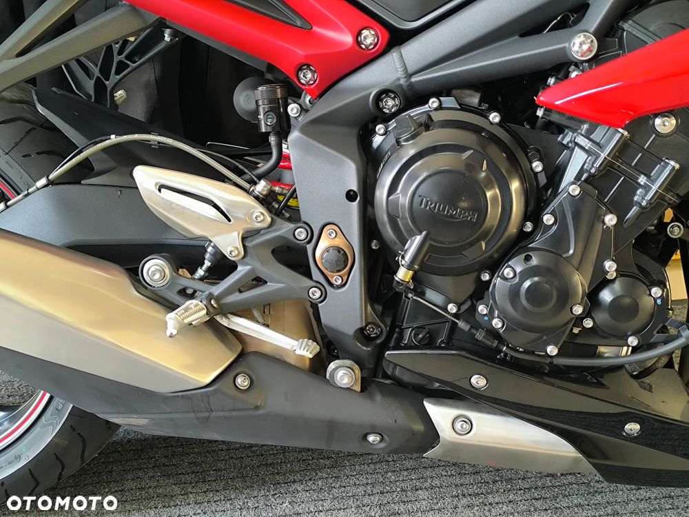 Triumph Street Triple - 7