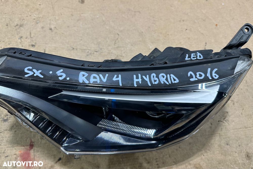 Far led complet TOYOTA RAV 4 hybrid an 2016 aproape nou, fara defecte - 7