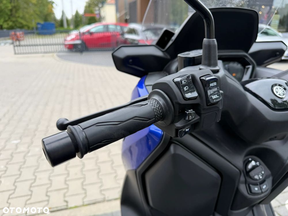 Yamaha X-max - 9