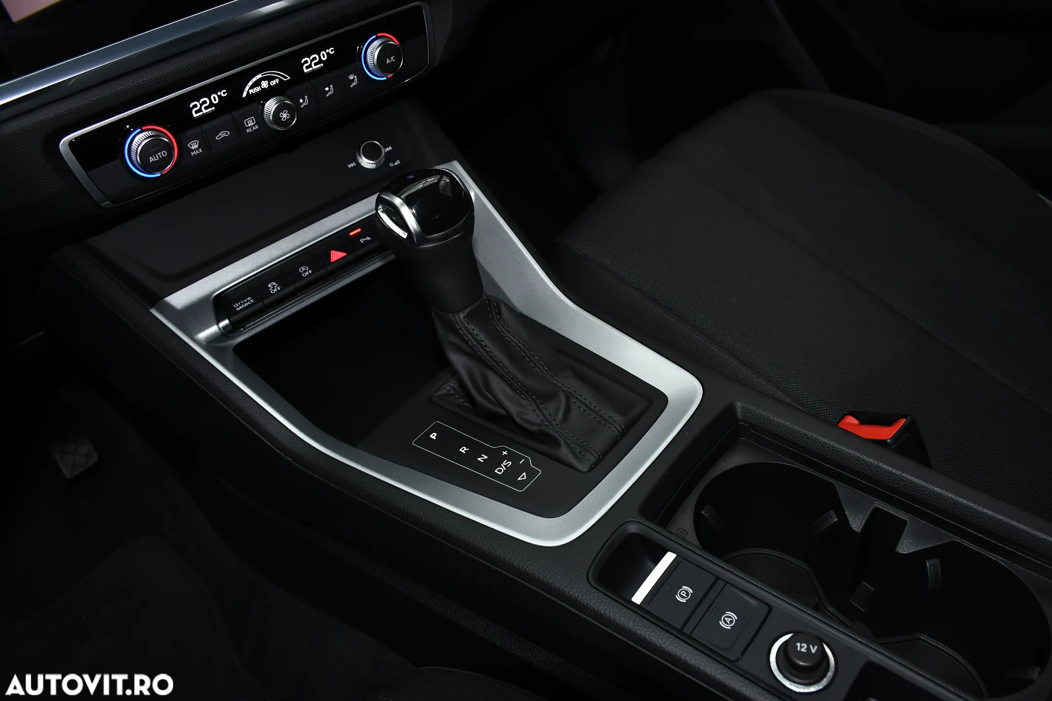 Audi Q3 2.0 40 TDI quattro S tronic Advanced - 16