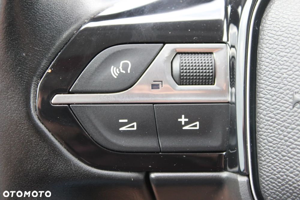 Peugeot 3008 1.2 PureTech Allure S&S - 16