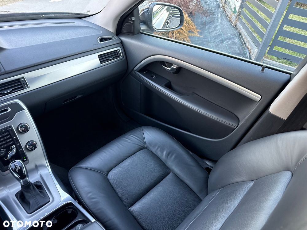 Volvo V70 D5 AWD Geartronic Momentum - 17
