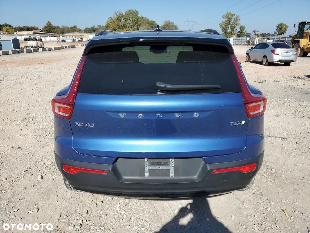 Volvo XC 40 T5 AWD R-Design - 6