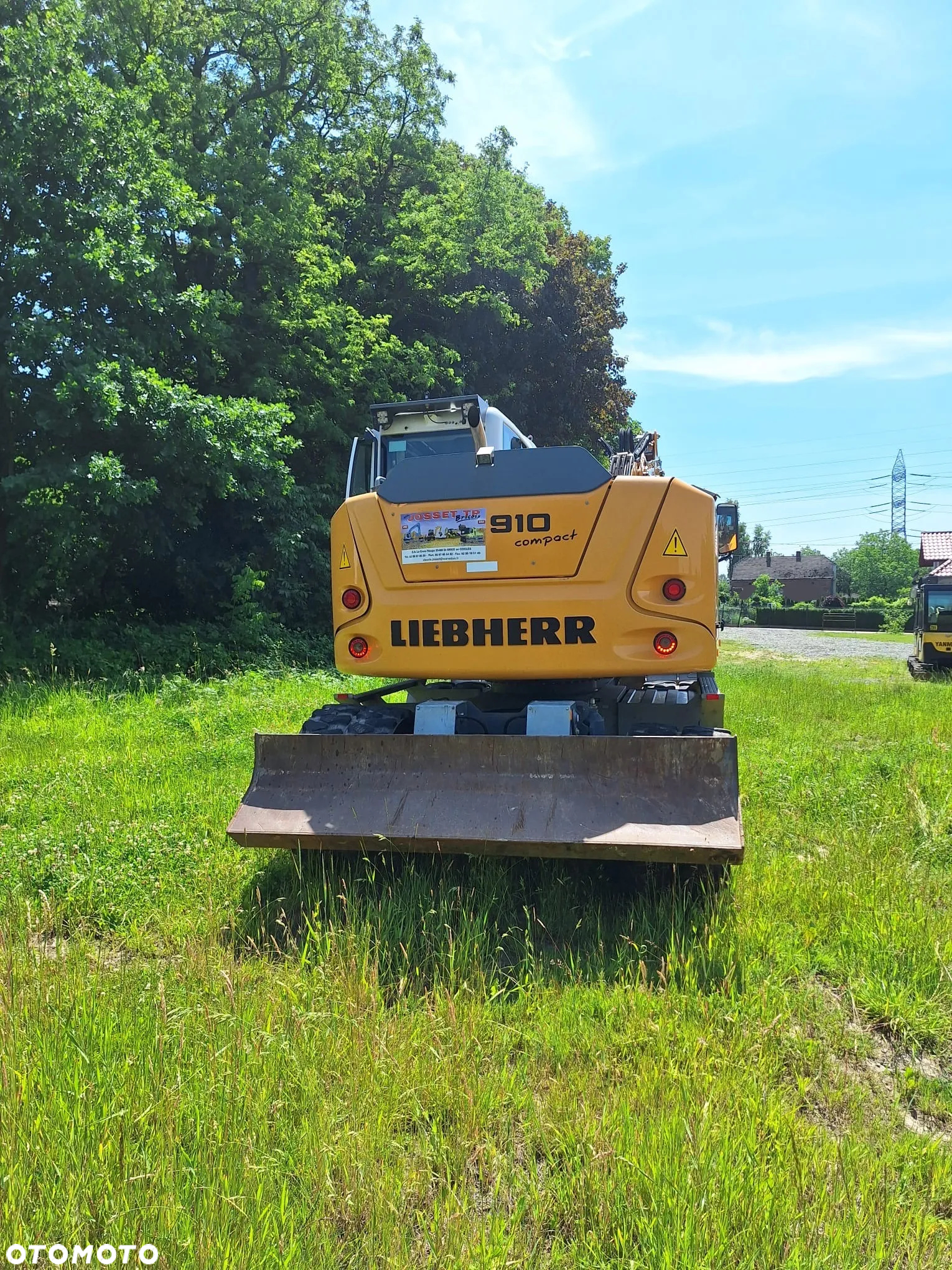 Liebherr A910 - 9