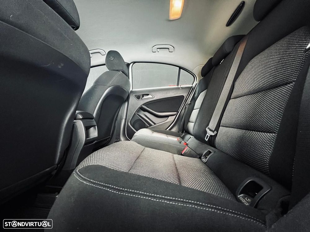 Mercedes-Benz A 180 d - 40