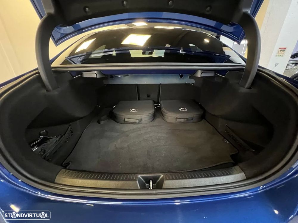 Mercedes-Benz A 250 Limousine e AMG Line - 50