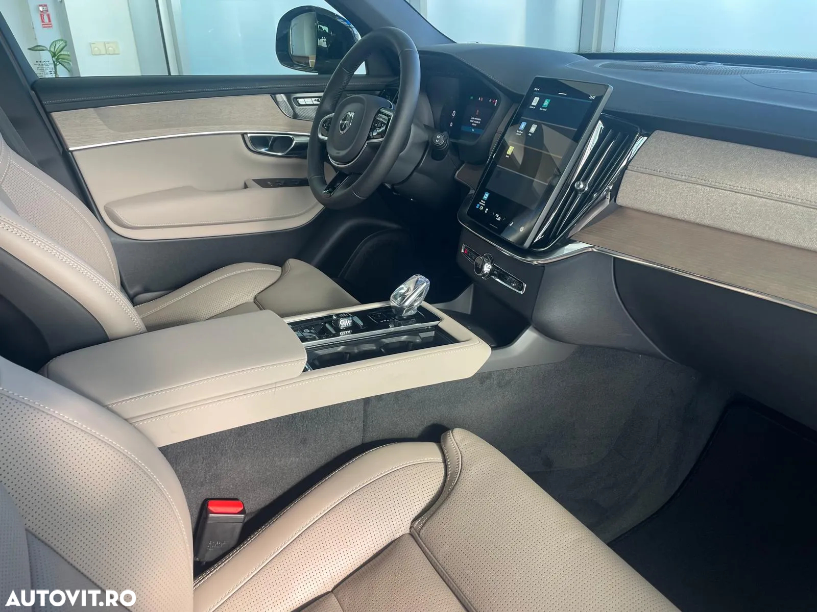 Volvo XC 90 Recharge T8 AWD Plus Dark - 8