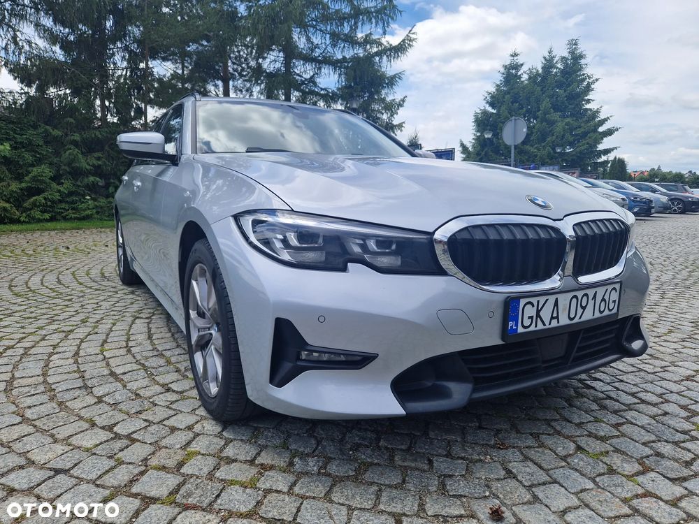 BMW Seria 3 330e xDrive - 5