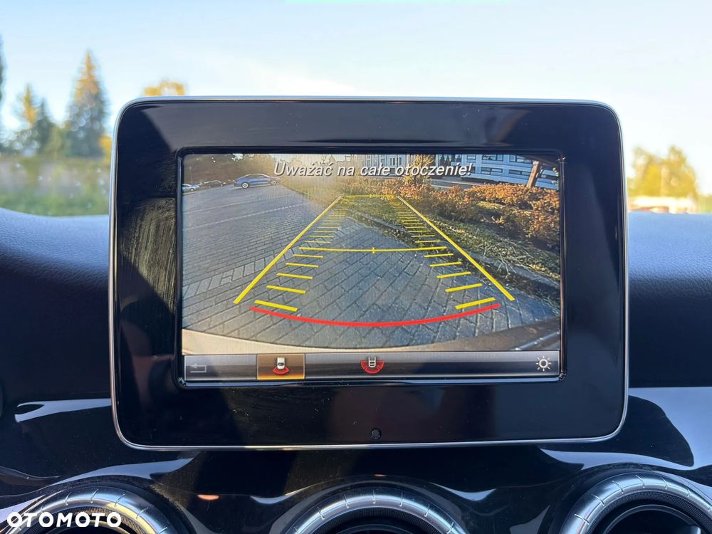Mercedes-Benz CLA 250 4Matic 7G-DCT - 22