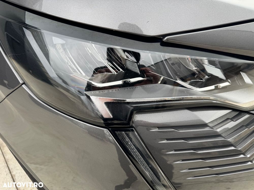 Peugeot 3008 PureTech 130 Stop & Start GPF EAT8 Allure - 32