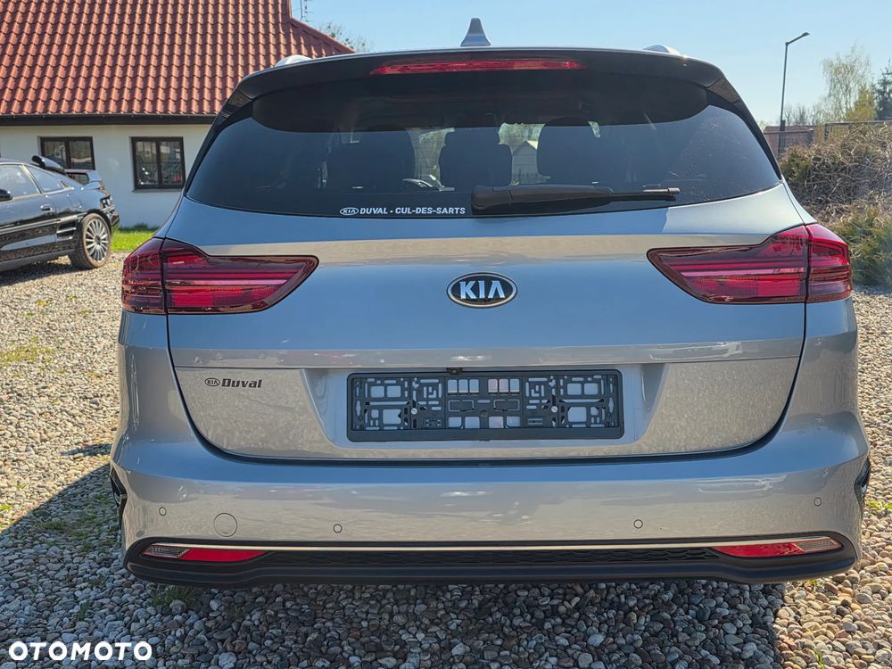 Kia Ceed - 16