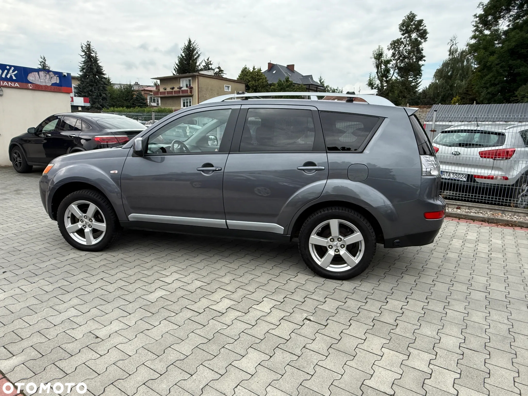Mitsubishi Outlander 2.4 Intense + - 19