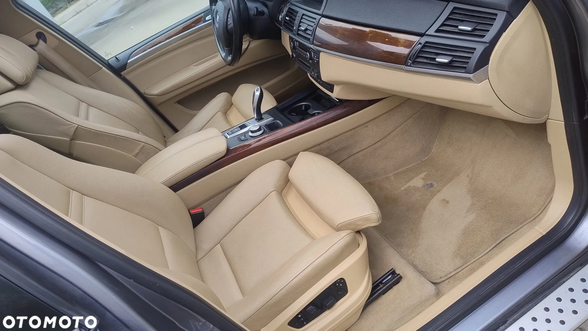 BMW X5 3.0si xDrive - 26
