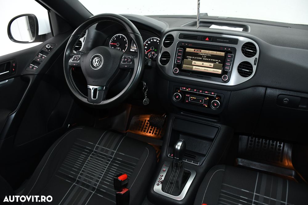 Volkswagen Tiguan 2.0 TDI DPF 4Motion BlueMotion Technology DSG Lounge Track & Style - 12