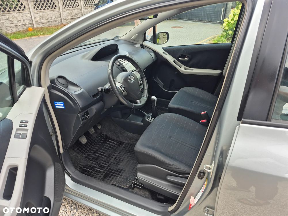 Toyota Yaris 1.3 VVT-i Sol - 6