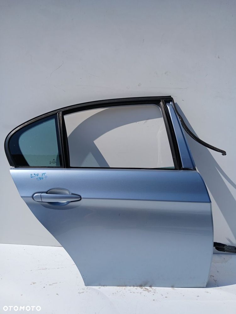 DRZWI PRAWE TYLNE BMW E90 896 BLUEWATER - 1