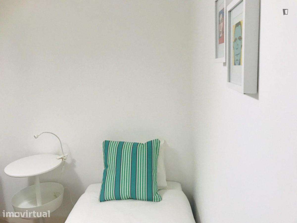 Quarto - localizado em Arroios Lisbon - Grande imagem: 3/18
