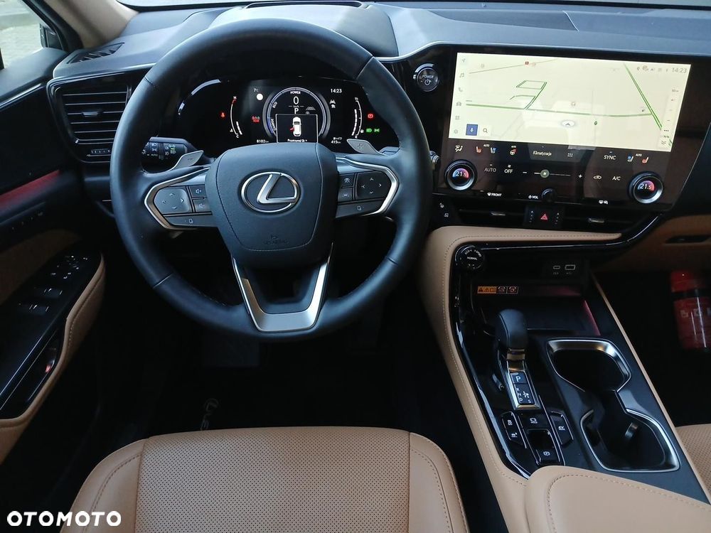 Lexus NX 350h Omotenashi AWD - 14
