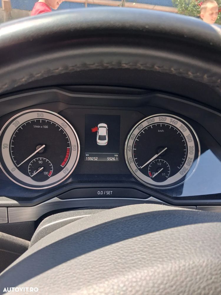 Skoda Superb 2.0 TDI DSG Ambition - 5