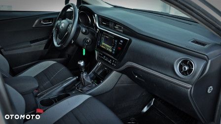 Toyota Auris 1.4 D-4D Premium - 18