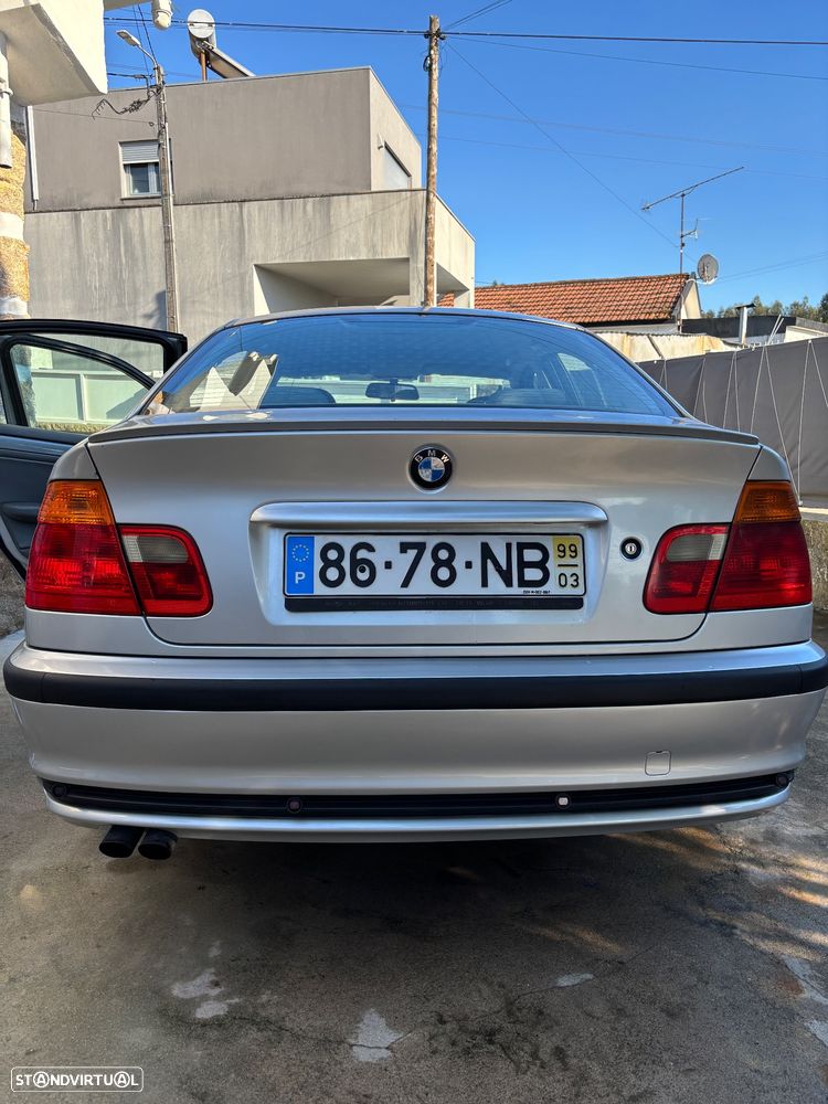 BMW 323 i - 14