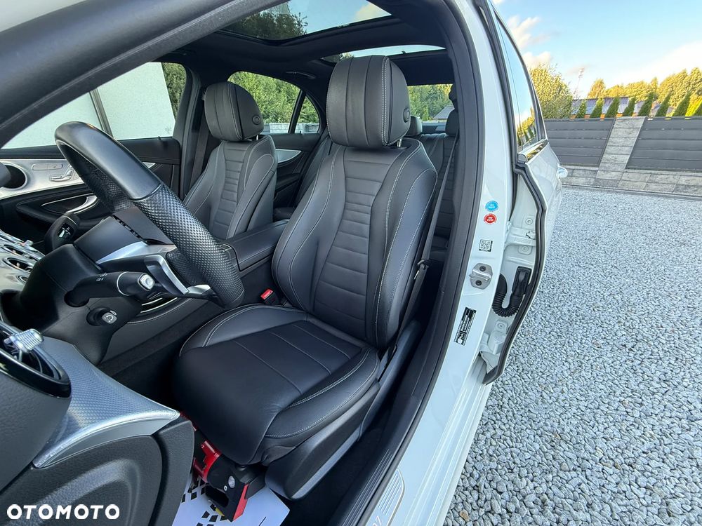 Mercedes-Benz Klasa E 220 d 4Matic T 9G-TRONIC AMG Line - 28