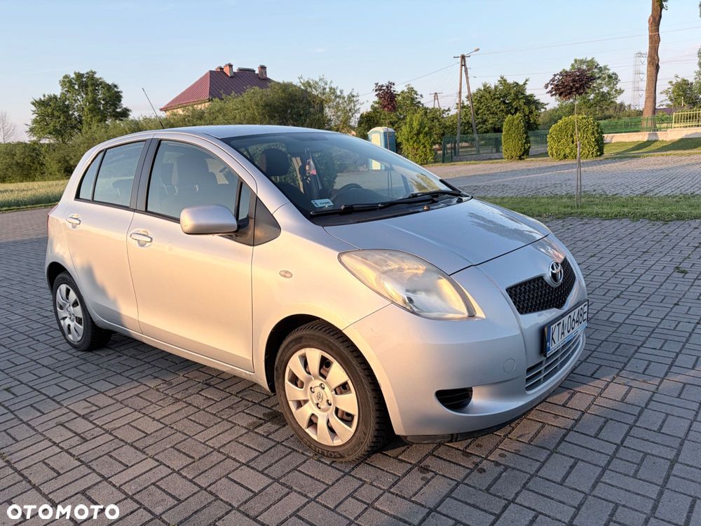 Toyota Yaris - 4