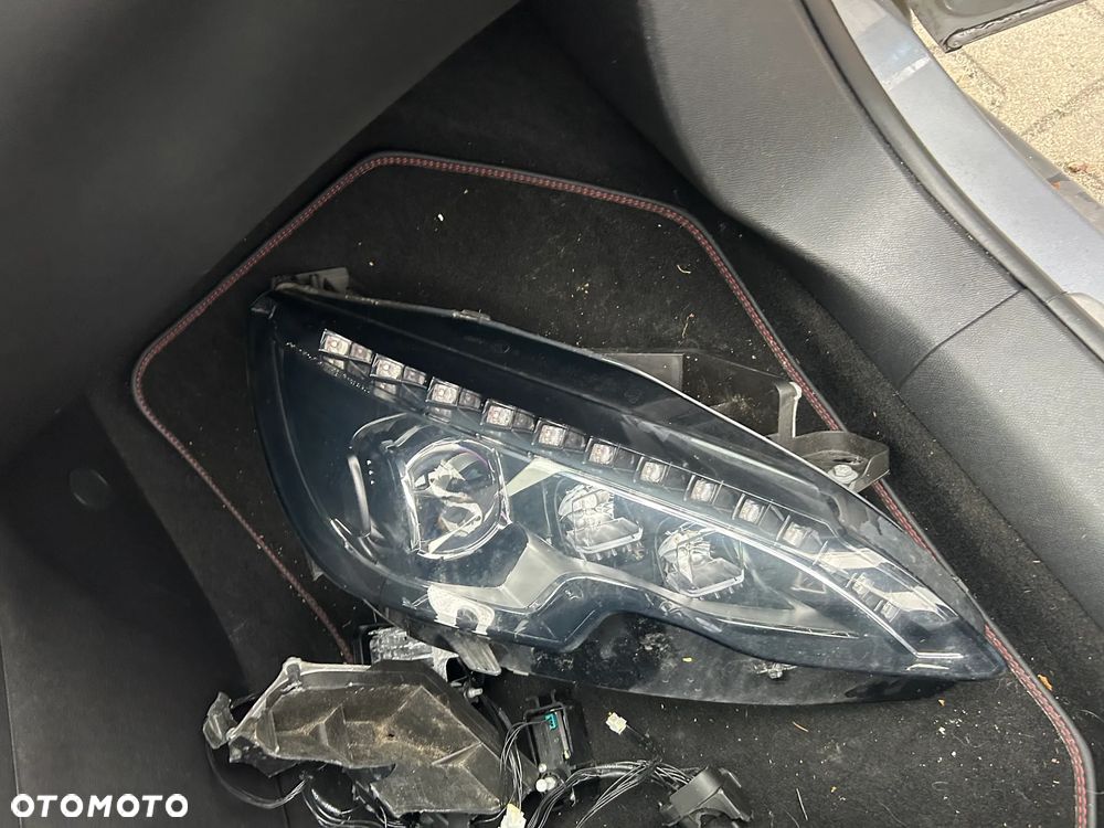 Peugeot 308 - 18