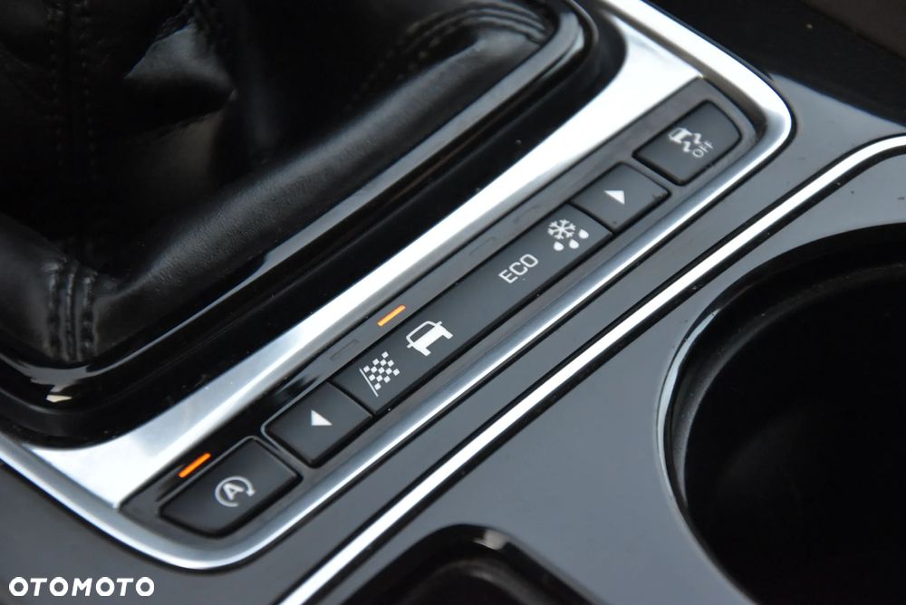 Jaguar F-Pace 2.0 i4D AWD R-Sport - 34