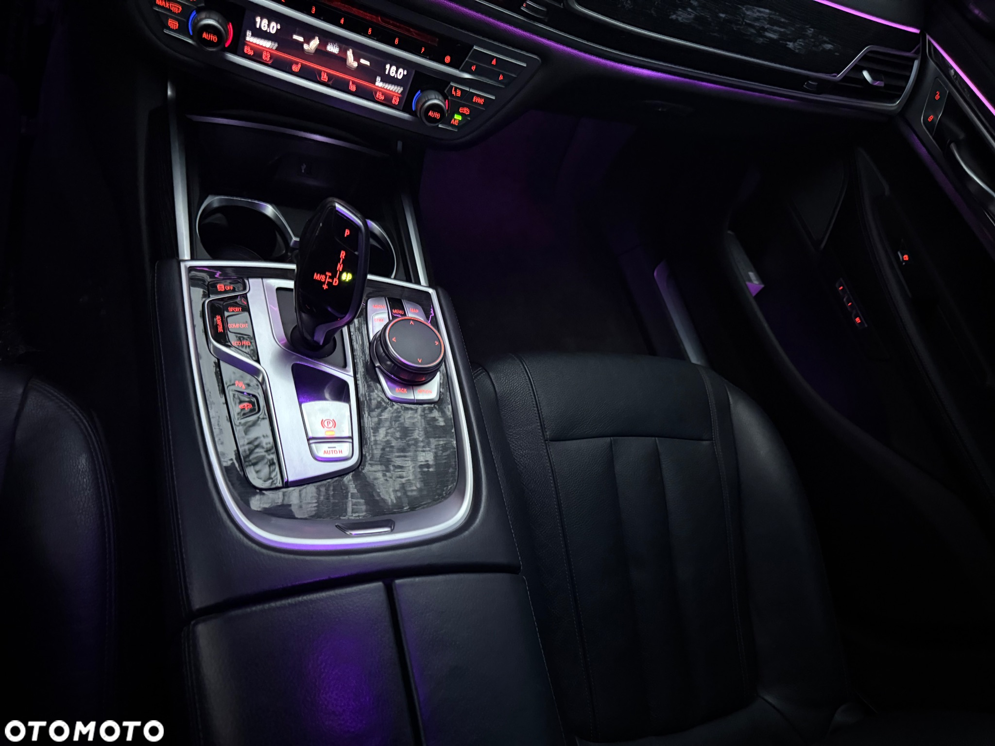 BMW Seria 7 740Li - 31