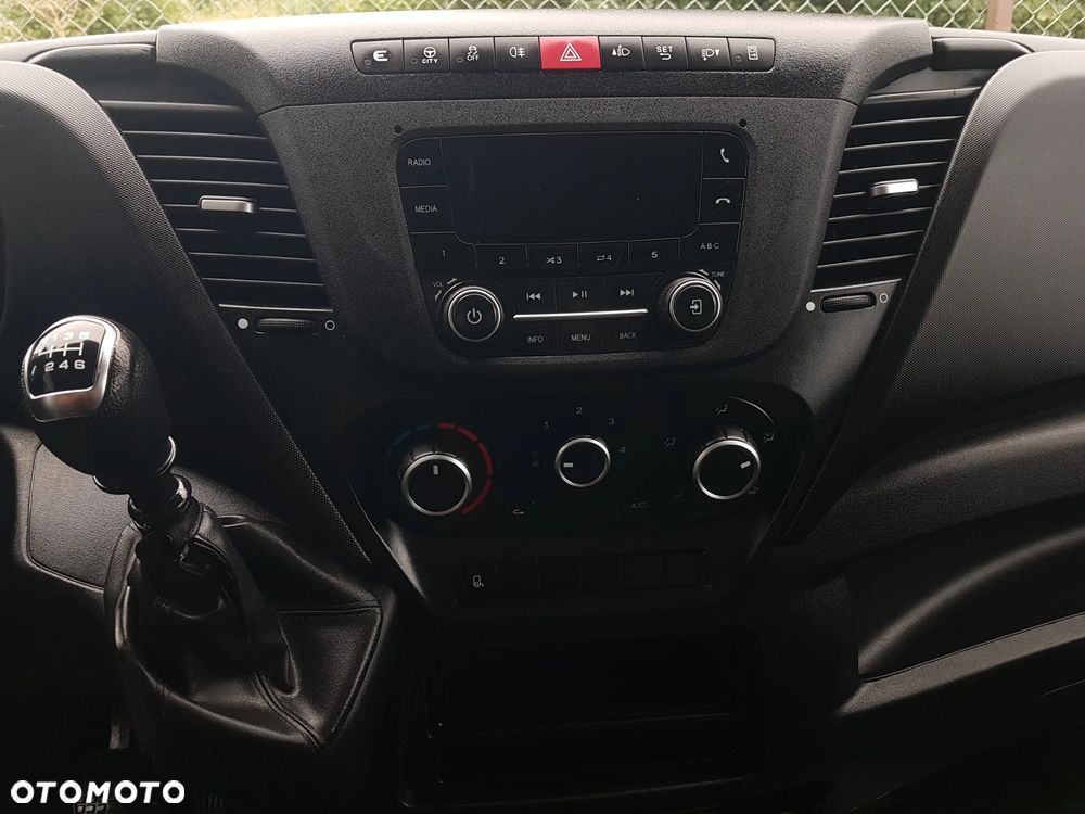 Iveco DAILY KONTENER 8EP KLIMA 4,23x2,24x2,25 3,0-160KM 35S16 KRAJOWY MANUAL 6-BIEGÓW - 10