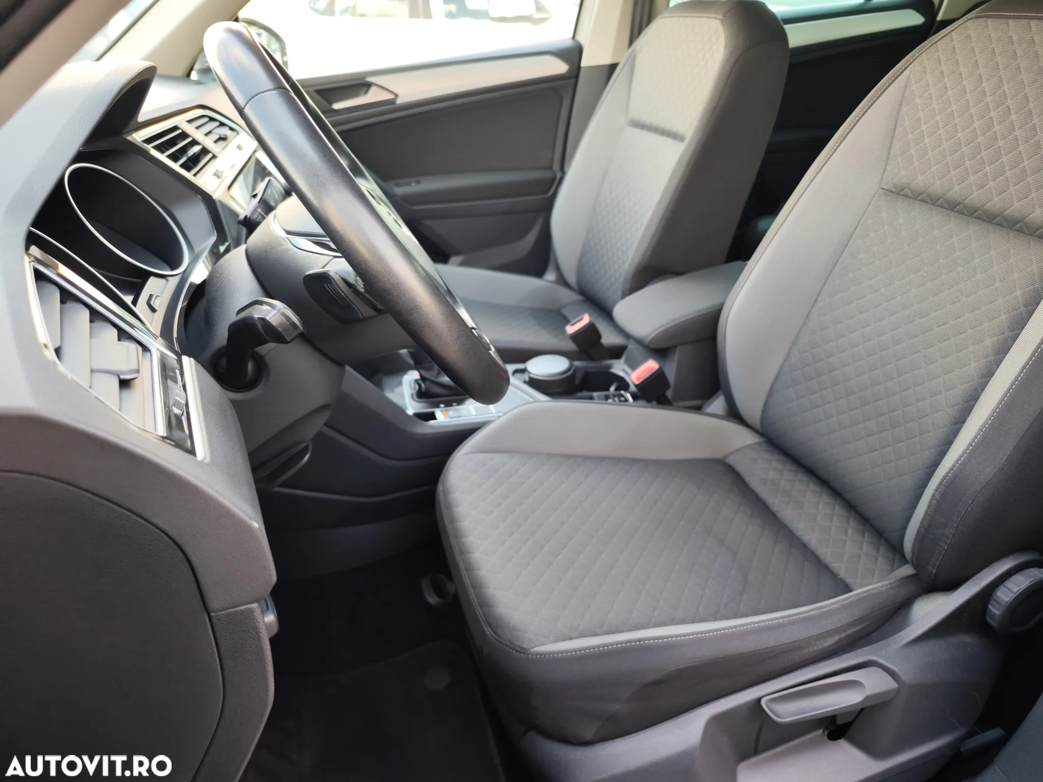 Volkswagen Tiguan - 10