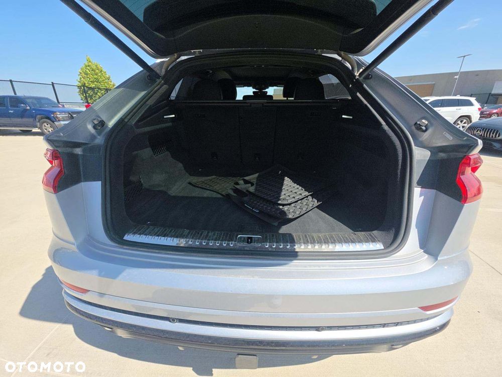 Audi Q8 - 16