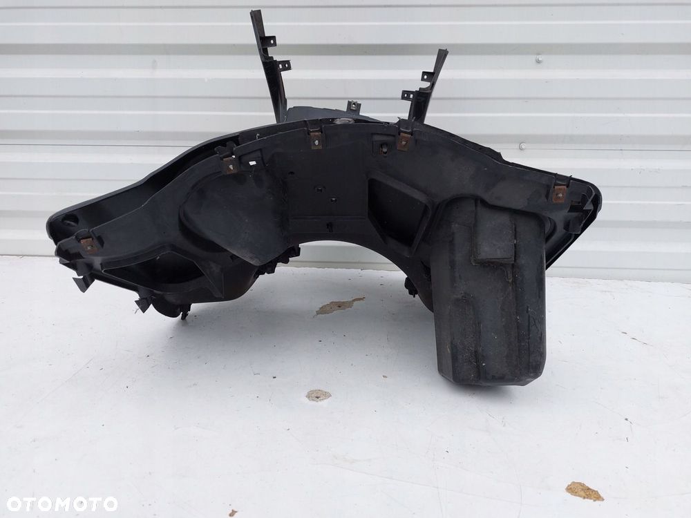 PODEST OSŁONA KOLAN HONDA FES125 S-WING EU - 4