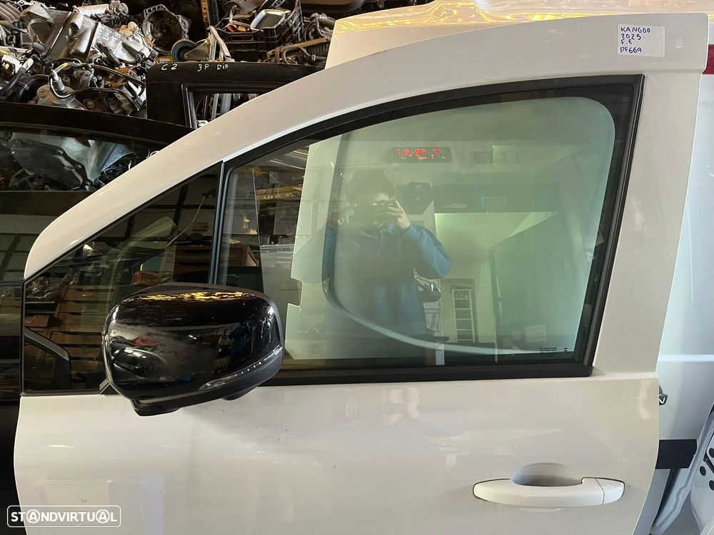 Renault Kangoo III 2025 - PORTA FRENTE ESQUERDA - PF669 - 2