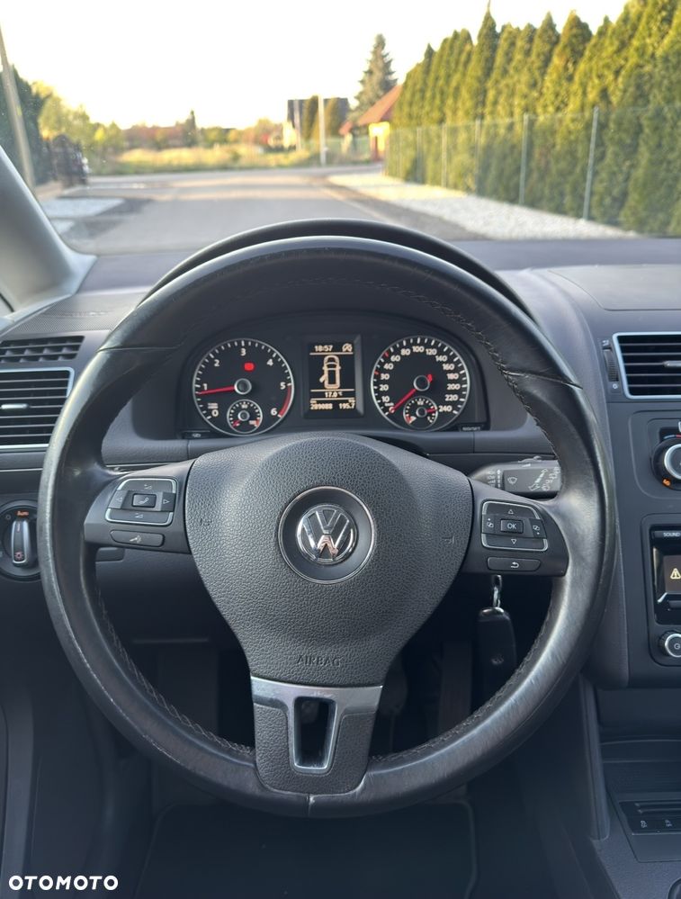 Volkswagen Touran 1.6 TDI DPF BlueMotion Technology Highline - 12