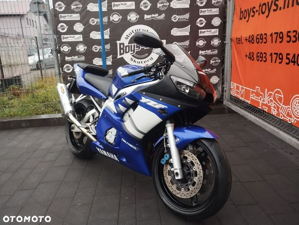 Yamaha R6 - 1