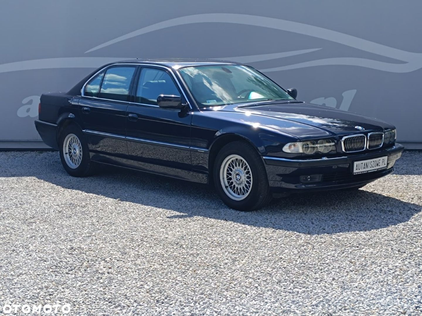 BMW Seria 7 750i - 12
