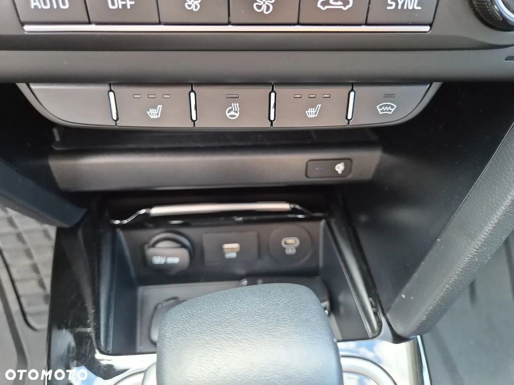 Kia XCeed 1.5 T-GDI Business Line DCT - 19