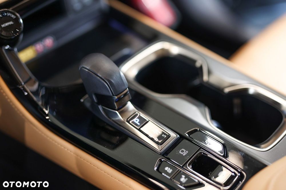 Lexus NX 350h Omotenashi AWD - 26