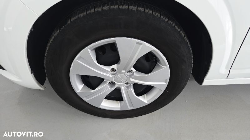 Dacia Logan TCe 90 MT5 Essential - 5